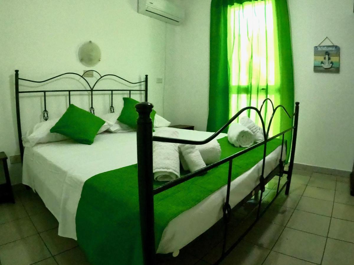 Hotel La Bussola à Porto Palo Extérieur photo
