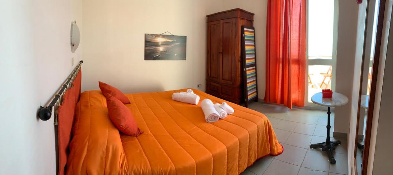Hotel La Bussola à Porto Palo Extérieur photo